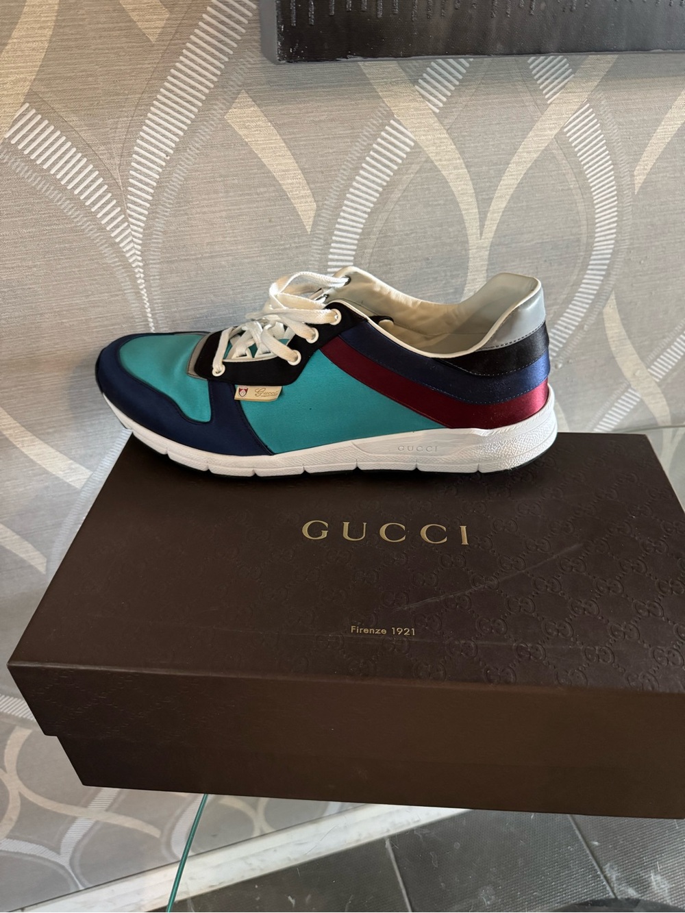 Gucci Women's Teal, Navy and Burgundy Low-Top Sneaker